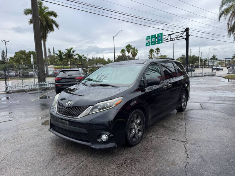 2015 Toyota Sienna for sale at Kars2Go in Davie FL