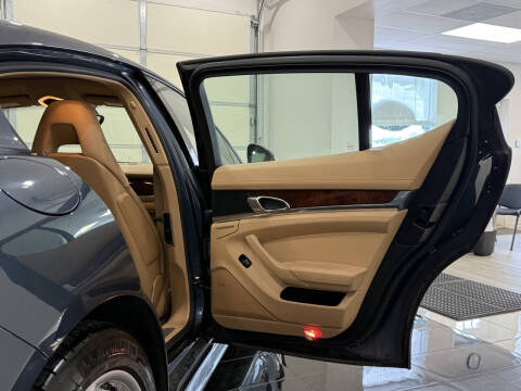 2012 Porsche Panamera 4