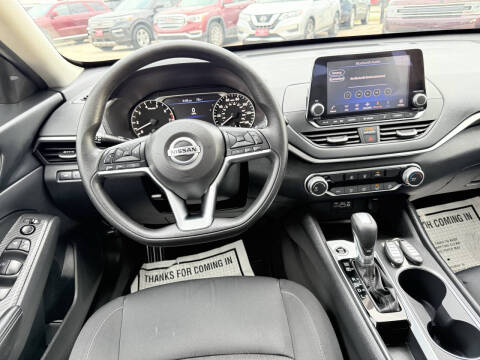 2022 Nissan Altima 2.5 SV