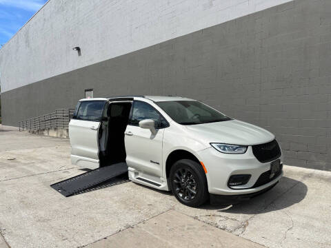 2021 Chrysler Pacifica Touring L