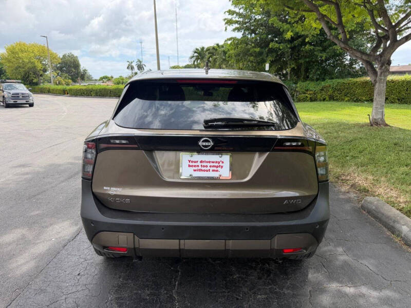 2025 Nissan Kicks SV