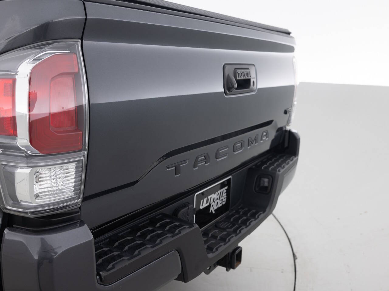 Used Car 2021 Toyota Tacoma  Sr V6 4x4 4dr Double Cab 5.0 Ft Sb For Sale Under $30,000 In Coal City, Illinois