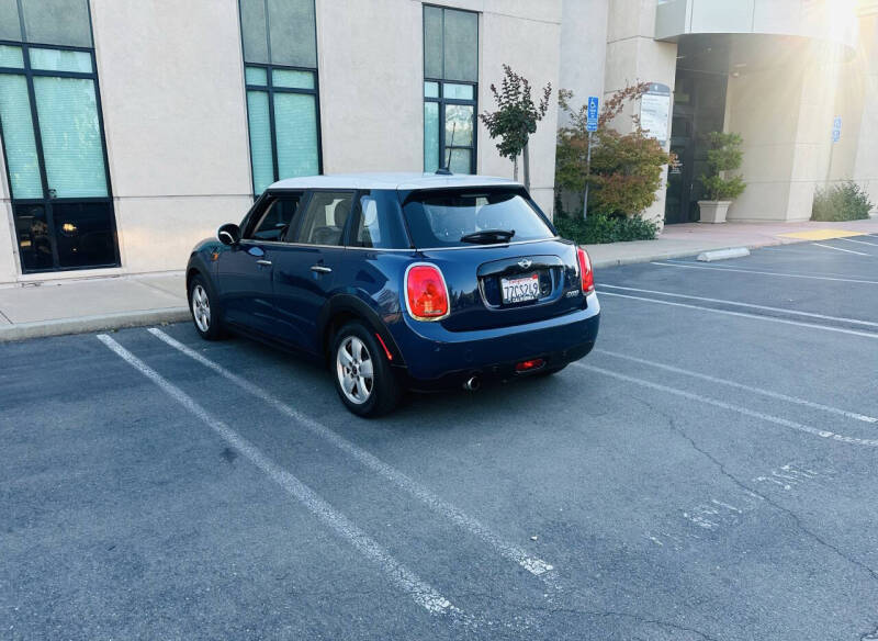 2017 MINI Hardtop 4 Door Cooper