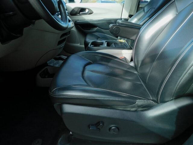 2020 Chrysler Voyager LXi