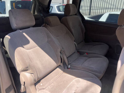 2006 Toyota Sienna CE 8 Passenger