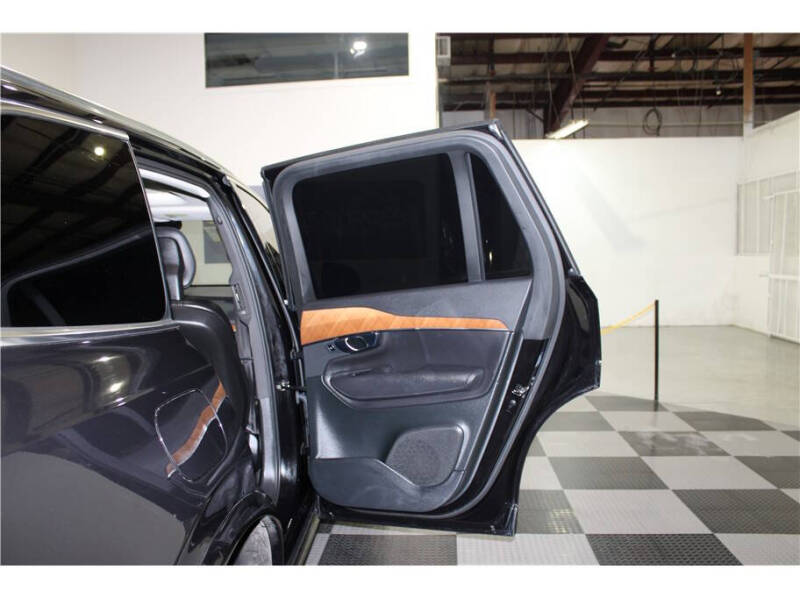 2021 Volvo XC90 T5 Momentum