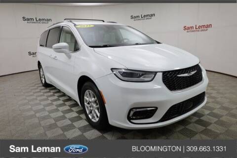 2021 Chrysler Pacifica for sale at Sam Leman Ford in Bloomington IL
