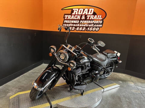 2018 Harley-Davidson® FLHC - Softail® Heritage