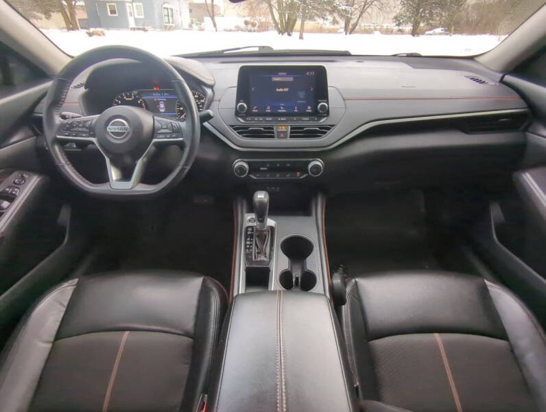 2022 Nissan Altima 2.5 SR