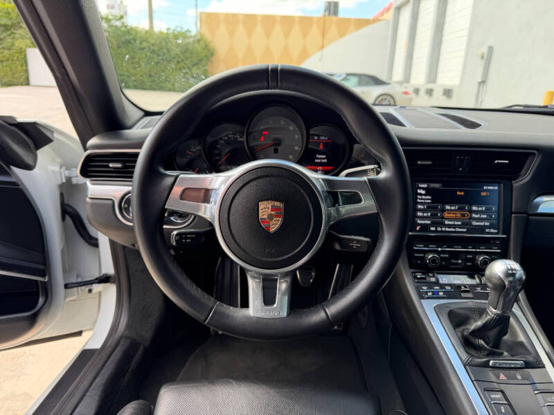 2015 Porsche 911 Carrera 4S