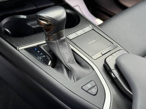 2020 Lexus UX 250h Luxury