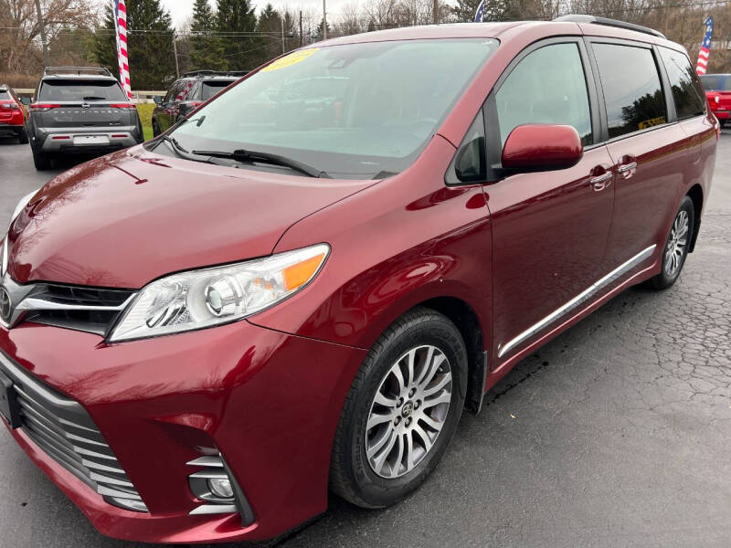 2018 Toyota Sienna XLE 8-Passenger