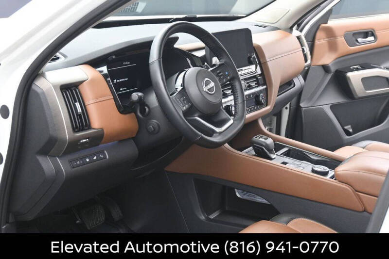 2023 Nissan Pathfinder Platinum