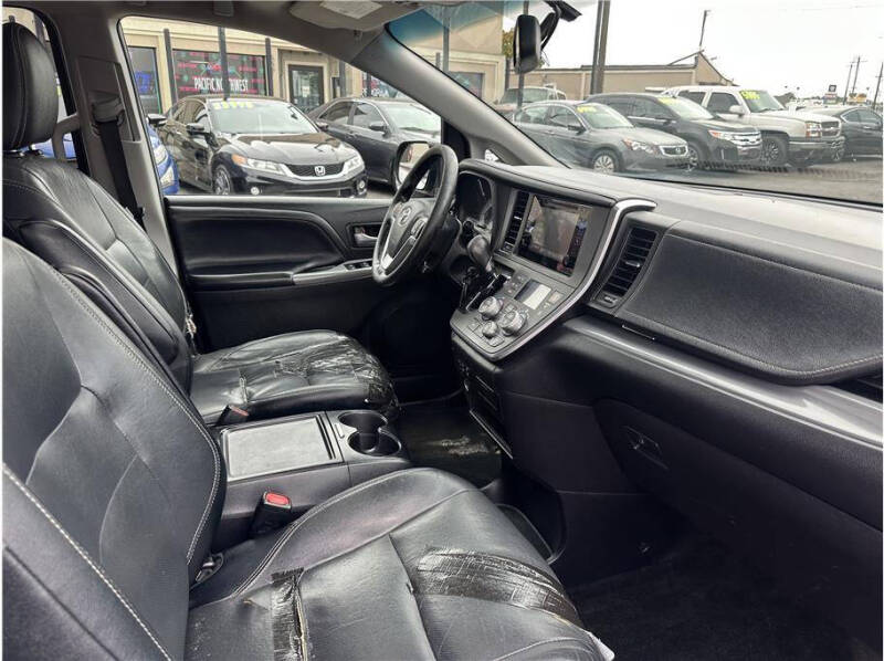 2015 Toyota Sienna