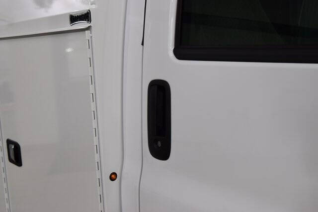 2025 Chevrolet Express 3500