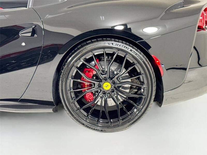 2021 Ferrari 812 GTS