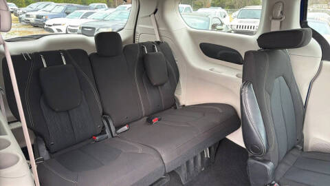 2021 Chrysler Voyager LX