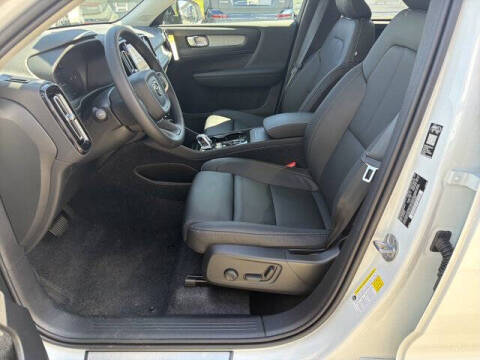 2026 Volvo XC40 B5 Plus