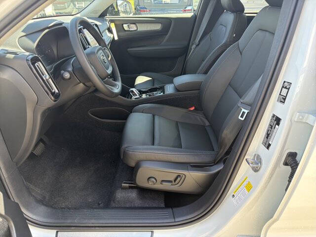 2026 Volvo XC40 B5 Plus