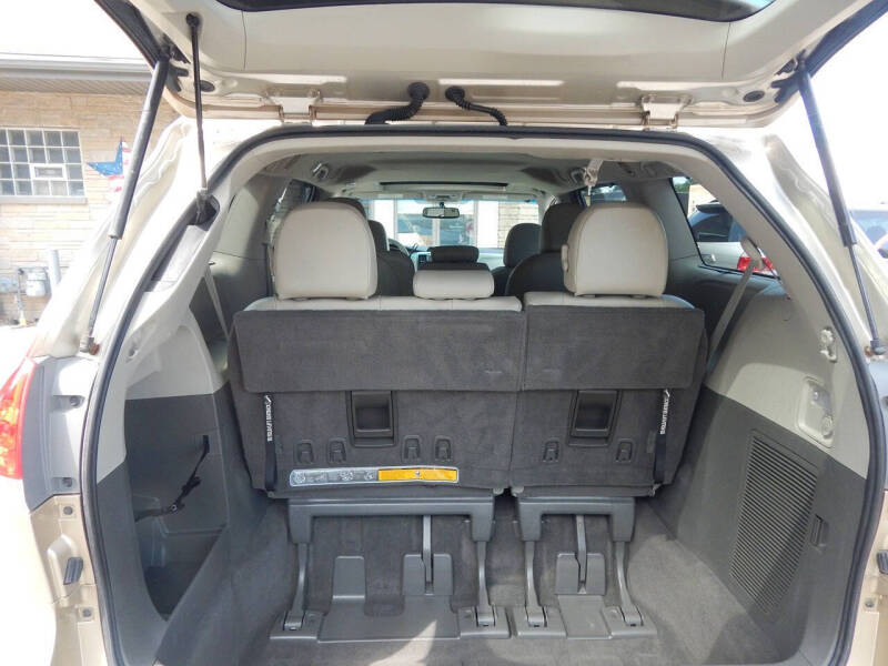 2011 Toyota Sienna XLE 8-Passenger