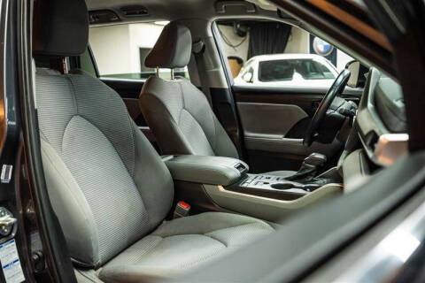 2021 Toyota Highlander LE