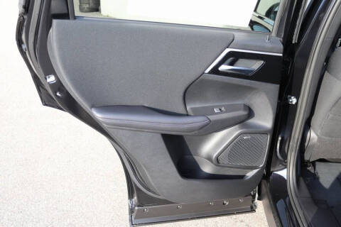 2025 Mitsubishi Outlander ES