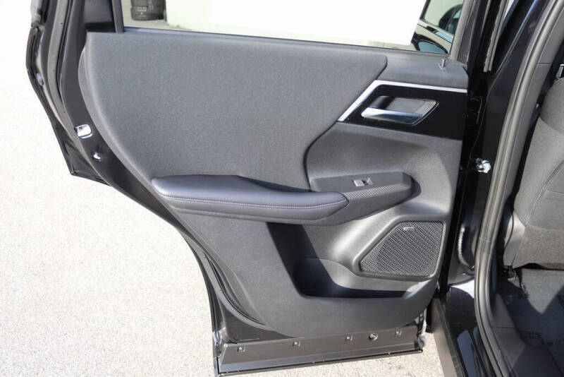 2025 Mitsubishi Outlander ES