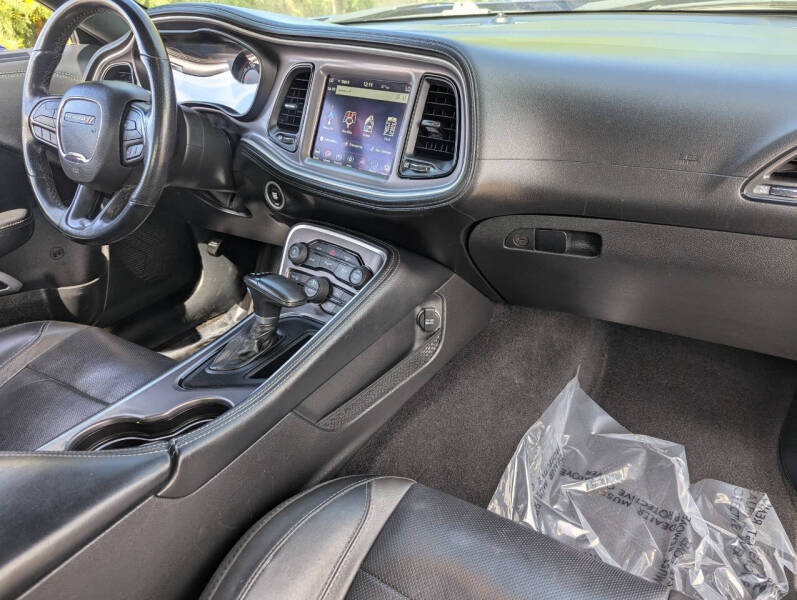 2022 Dodge Challenger SXT