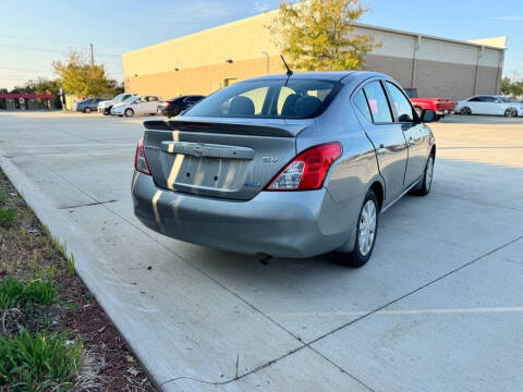 2013 Nissan Versa 1.6 SV