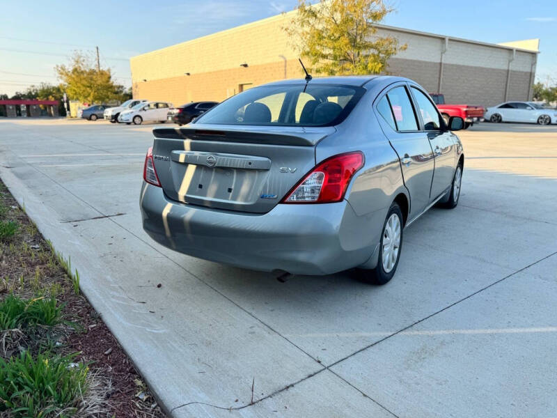 2013 Nissan Versa 1.6 SV