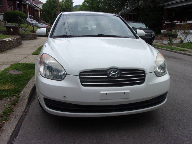 Image 2 of 2010 Hyundai Accent GLS