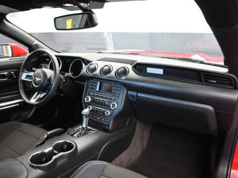 2017 Ford Mustang V6