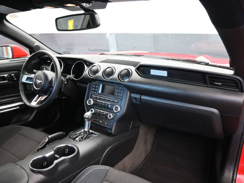 2017 Ford Mustang V6