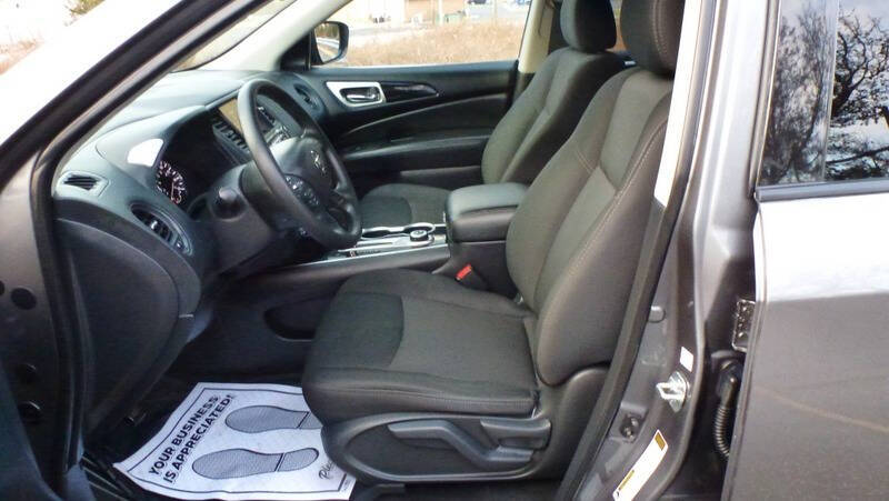 2020 Nissan Pathfinder S