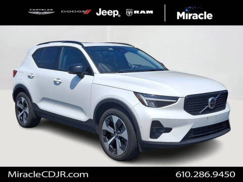 2024 Volvo XC40 B5 Plus Dark Theme