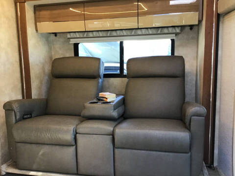 2019 **SUPER REDUCED** Winnebago View 24G / 24ft