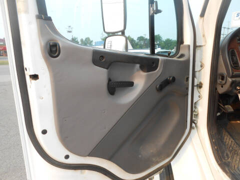 2007 Freightliner M2 106