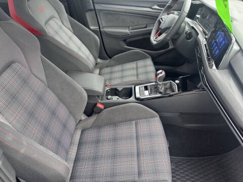 2024 Volkswagen Golf GTI 380 SE