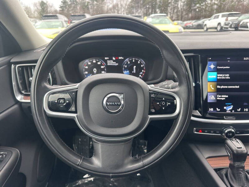 2021 Volvo S60 T5 Momentum