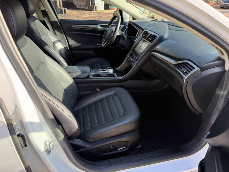 2017 Ford Fusion Hybrid SE