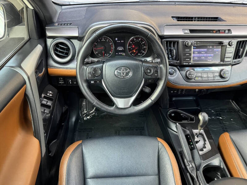 2017 Toyota RAV4 SE