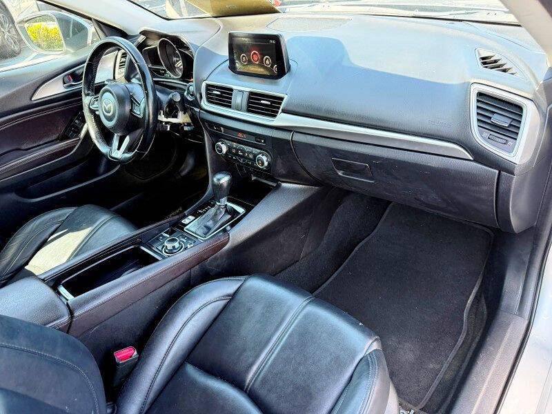 2018 Mazda MAZDA3 Touring