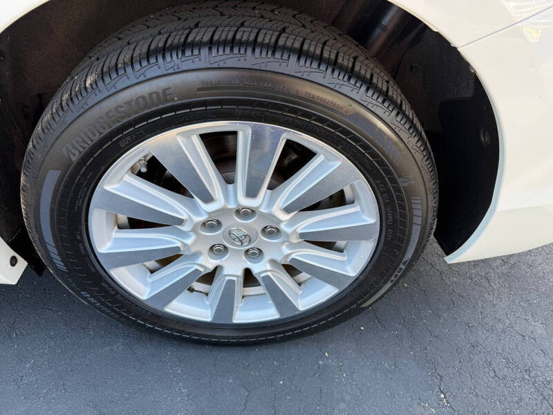2017 Toyota Sienna XLE 7-Passenger