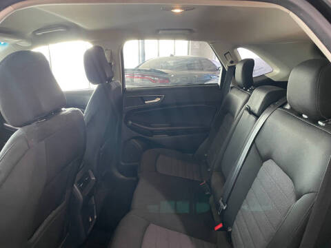 2020 Ford Edge SE