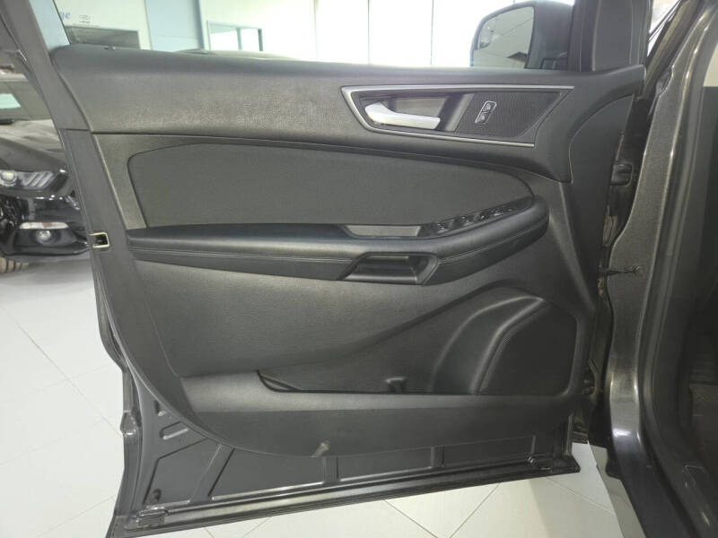 2016 Ford Edge SE