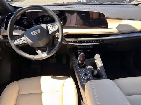 2024 Cadillac XT4 Luxury