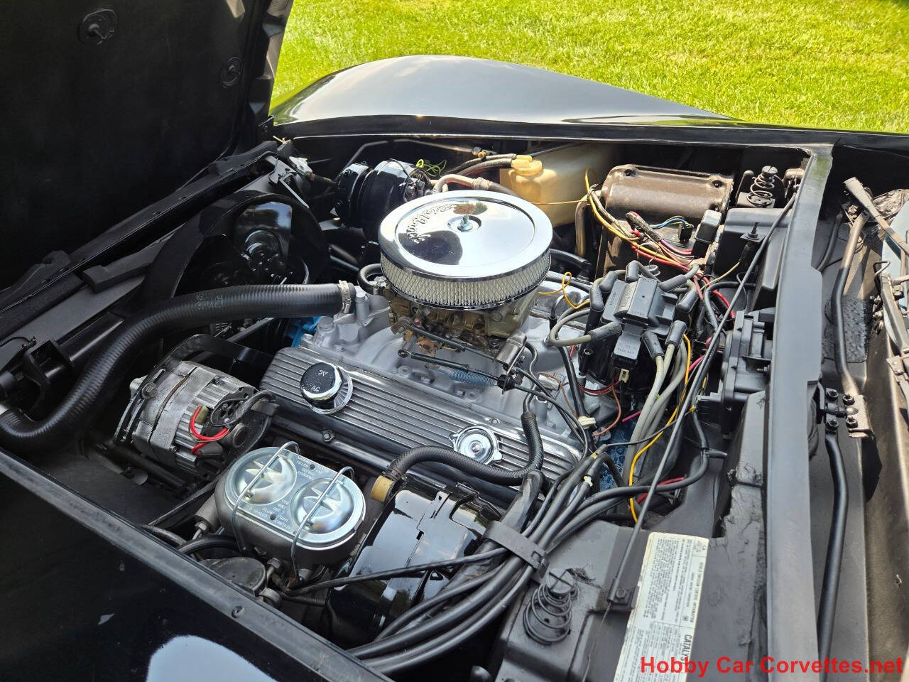 1977 Chevrolet Corvette 19