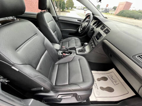 2017 Volkswagen Golf TSI Wolfsburg Edition