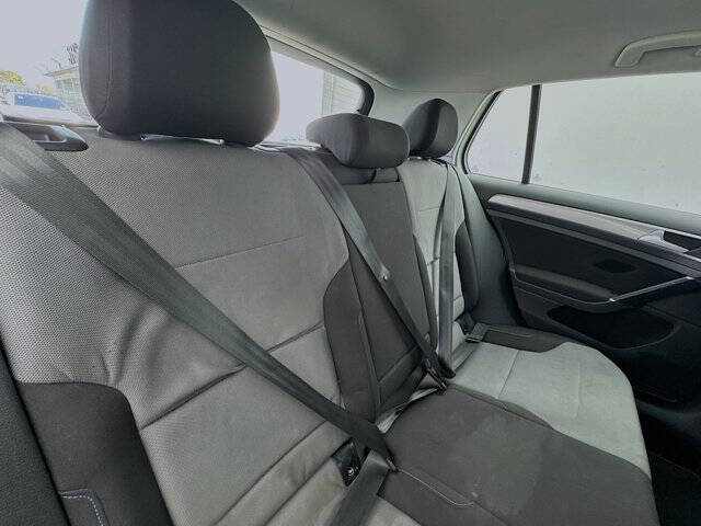 2016 Volkswagen e-Golf SE