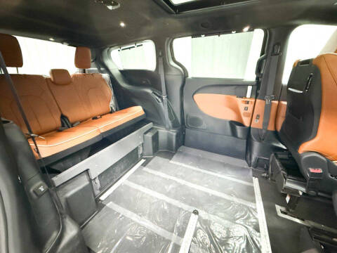 2025 Chrysler Pacifica Pinnacle